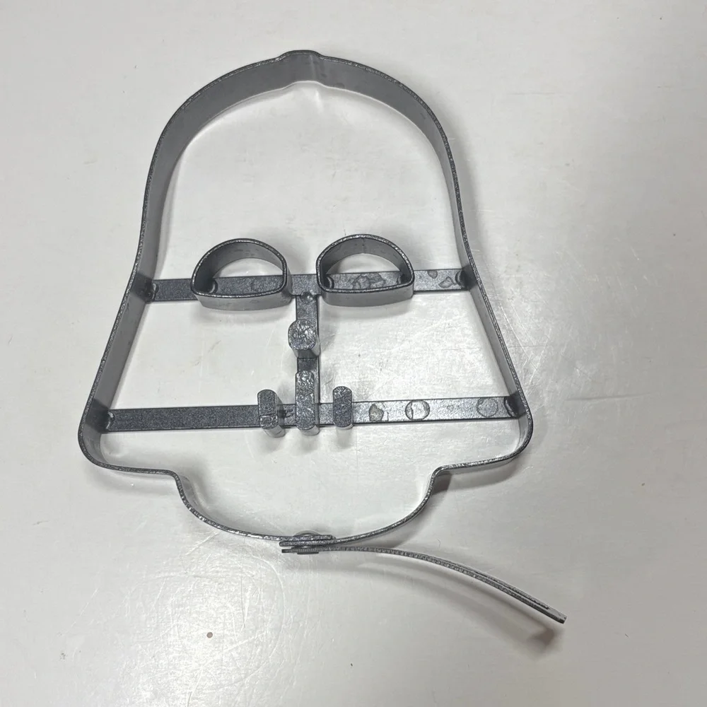 Williams Sonoma Star Wars Stormtrooper and Darth Vader Pancake Egg Mold